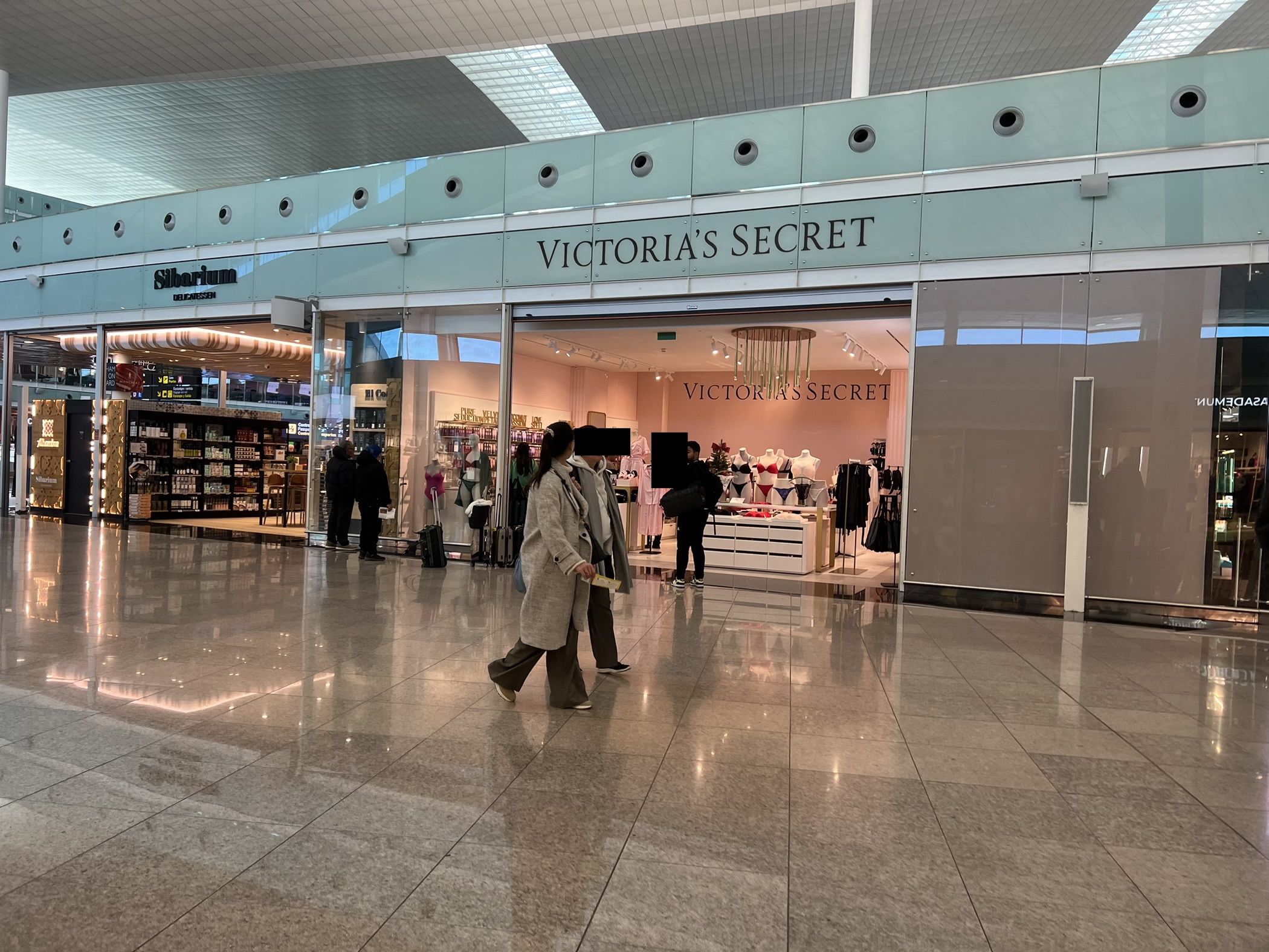 barcelonaairportinsideshop Victoriassecret